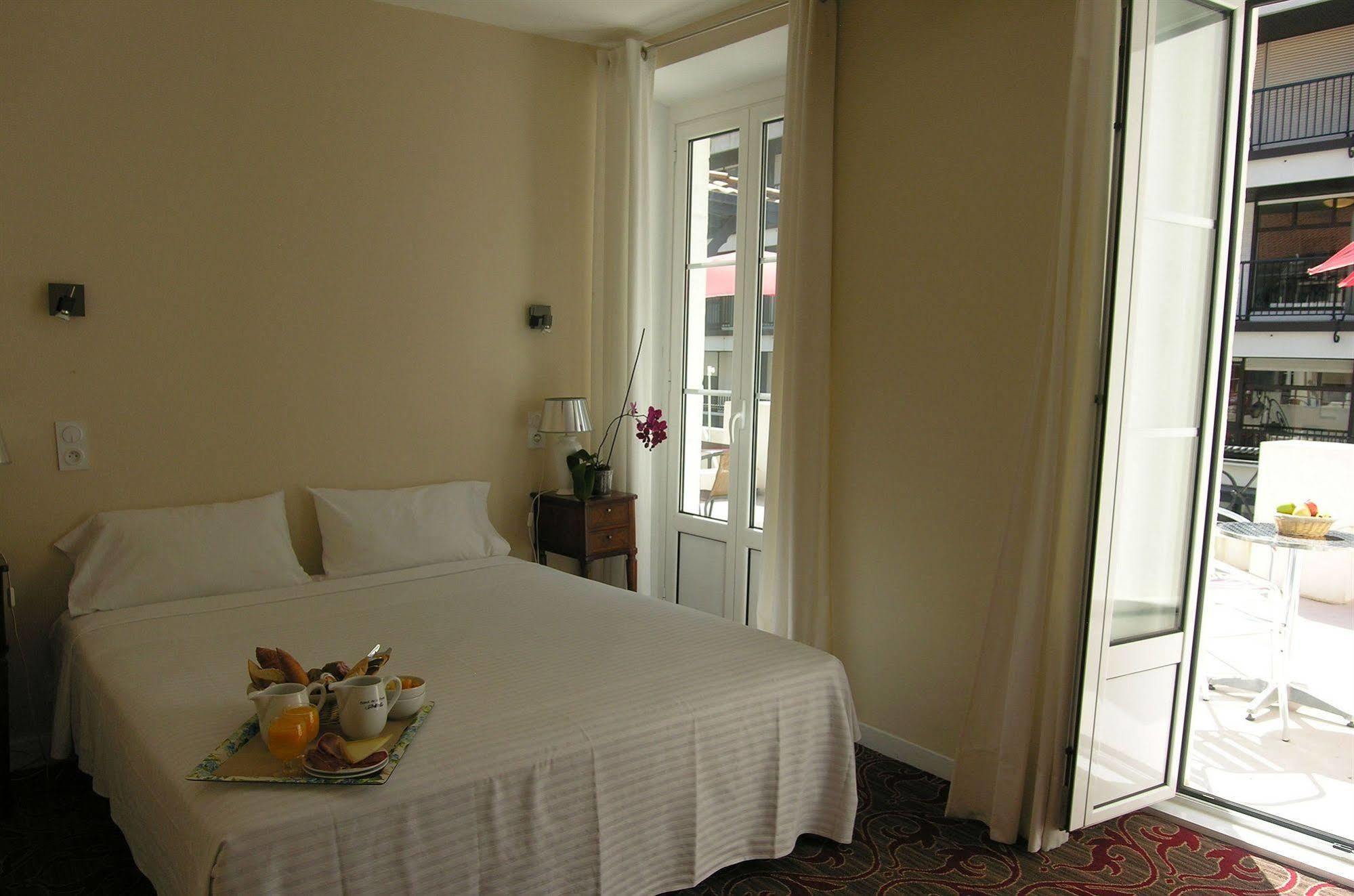 グラン ホテル ドゥ ラ ポステ サン＝ジャン＝ド＝リュズ エクステリア 写真